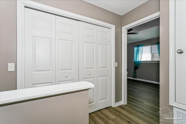 6922 Sea Turtle Cir, Navarre, FL 32566