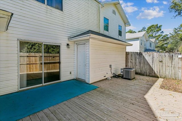 6922 Sea Turtle Cir, Navarre, FL 32566