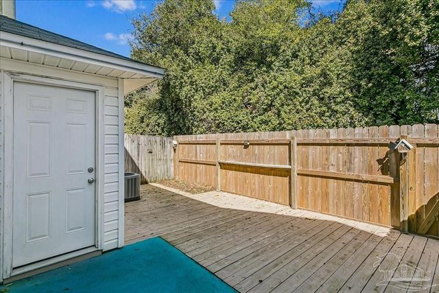 6922 Sea Turtle Cir, Navarre, FL 32566