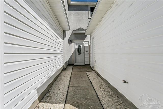 6922 Sea Turtle Cir, Navarre, FL 32566