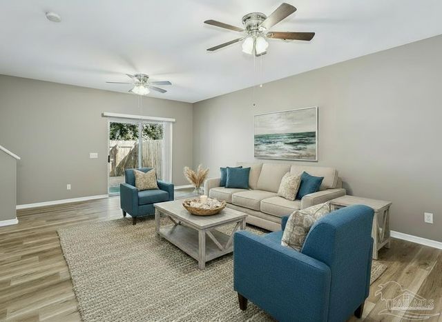 6922 Sea Turtle Cir, Navarre, FL 32566