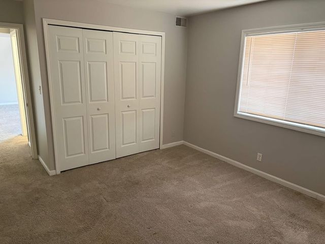 1855 TALL OAKS Drive 3301, Aurora, IL 60505