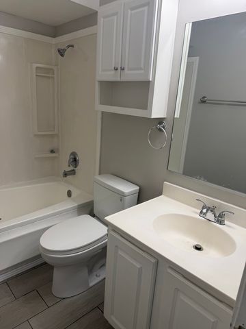 1855 TALL OAKS Drive 3301, Aurora, IL 60505