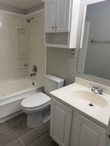 1855 TALL OAKS Drive 3301, Aurora, IL 60505