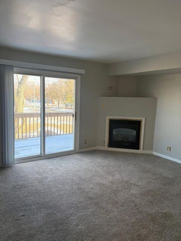 1855 TALL OAKS Drive 3301, Aurora, IL 60505