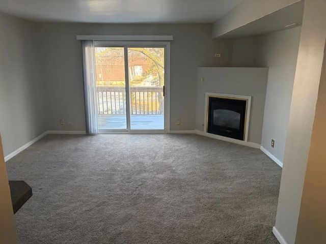 1855 TALL OAKS Drive 3301, Aurora, IL 60505
