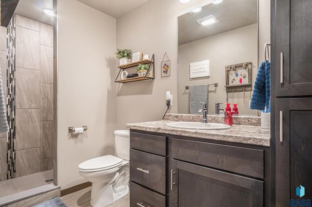 1120 Cypress Ave Avenue, Madison, SD 57042