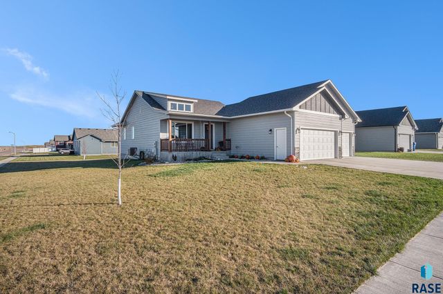 1120 Cypress Ave Avenue, Madison, SD 57042