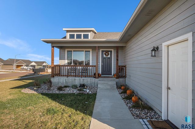 1120 Cypress Ave Avenue, Madison, SD 57042