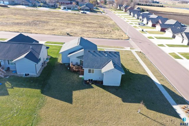 1120 Cypress Ave Avenue, Madison, SD 57042