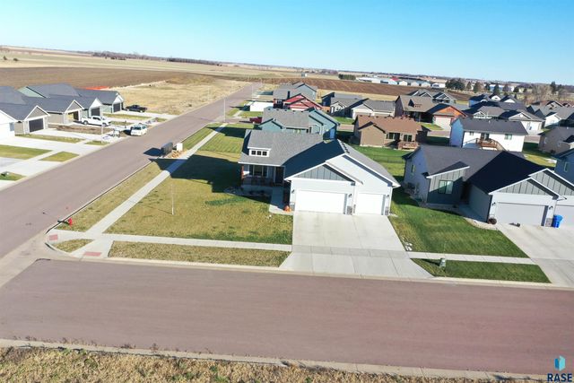 1120 Cypress Ave Avenue, Madison, SD 57042
