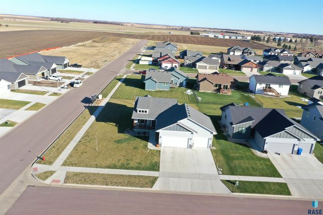 1120 Cypress Ave Avenue, Madison, SD 57042