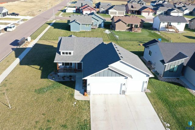 1120 Cypress Ave Avenue, Madison, SD 57042