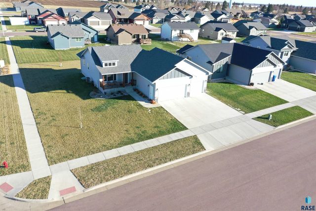 1120 Cypress Ave Avenue, Madison, SD 57042