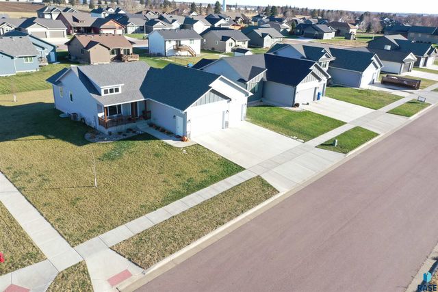 1120 Cypress Ave Avenue, Madison, SD 57042