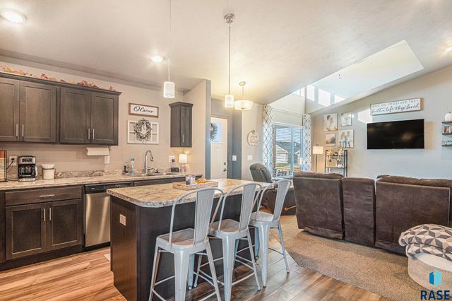 1120 Cypress Ave Avenue, Madison, SD 57042