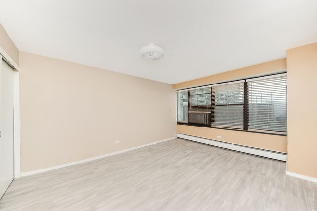 6030 N Sheridan Road 406, Chicago, IL 60660