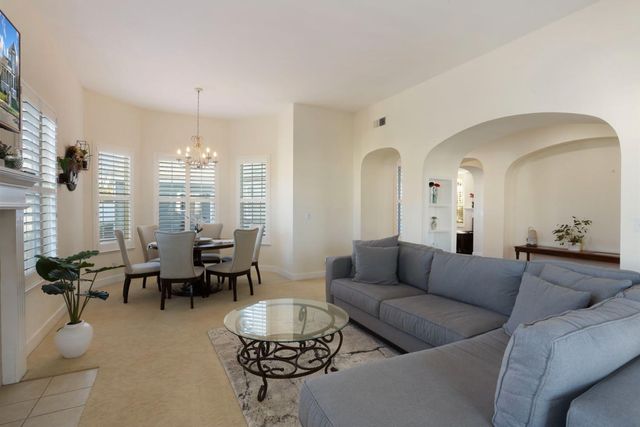 2736 Daisy Ln, Tracy, CA 95377