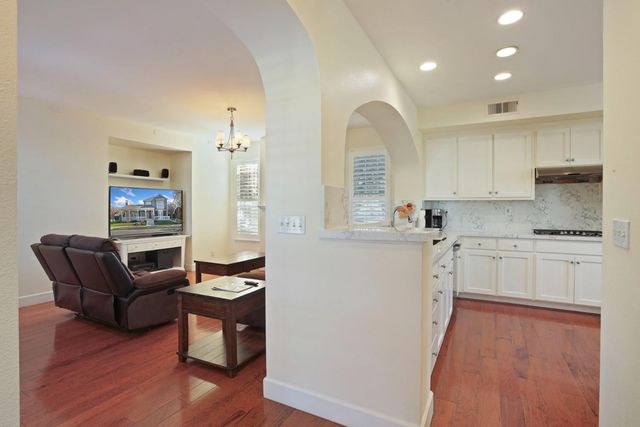 2736 Daisy Ln, Tracy, CA 95377