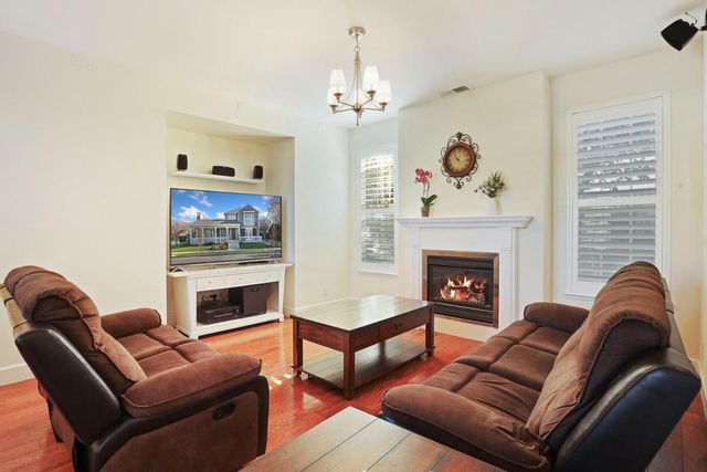 2736 Daisy Ln, Tracy, CA 95377