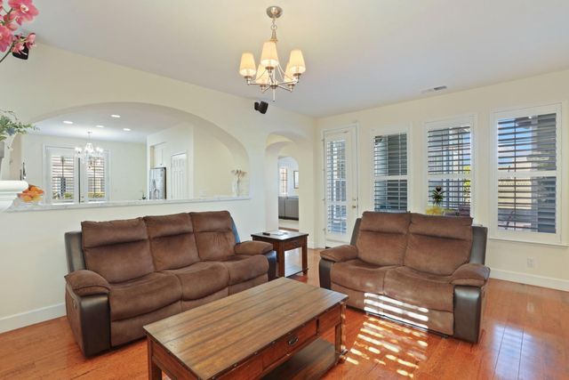 2736 Daisy Ln, Tracy, CA 95377