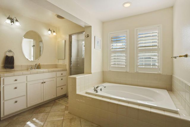 2736 Daisy Ln, Tracy, CA 95377