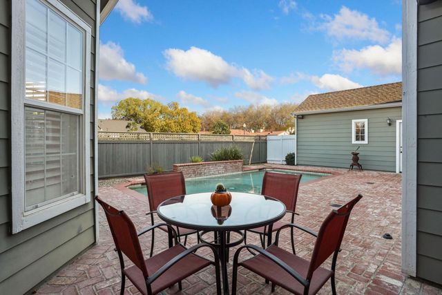 2736 Daisy Ln, Tracy, CA 95377