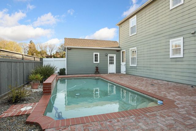 2736 Daisy Ln, Tracy, CA 95377