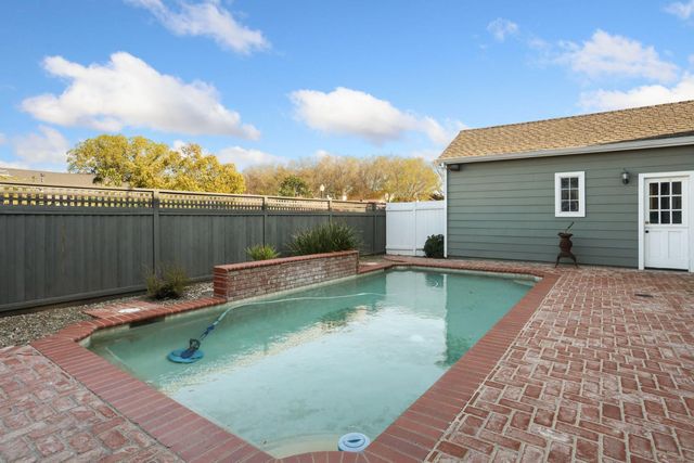 2736 Daisy Ln, Tracy, CA 95377