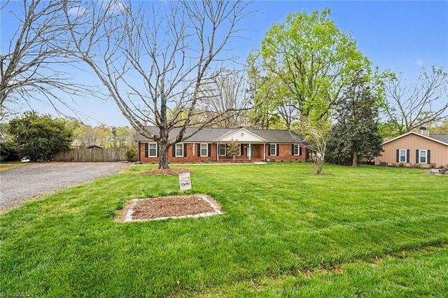 4401 Brookhaven Drive, Greensboro, NC 27406