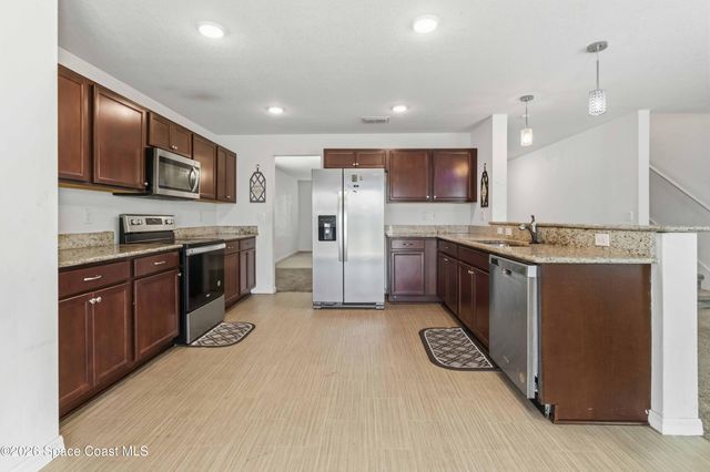 546 Cooper Court SW, Palm Bay, FL 32908