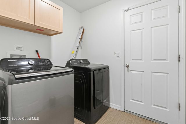 546 Cooper Court SW, Palm Bay, FL 32908