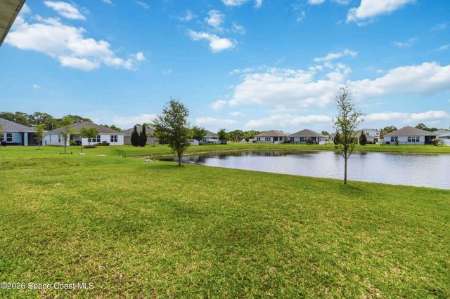 546 Cooper Court SW, Palm Bay, FL 32908