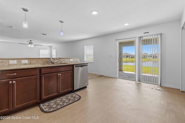 546 Cooper Court SW, Palm Bay, FL 32908