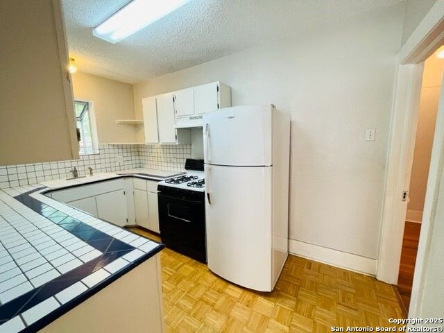 415 W Hollywood Ave, San Antonio, TX 78212