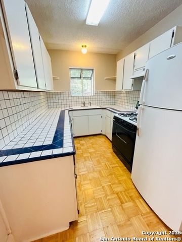 415 W Hollywood Ave, San Antonio, TX 78212