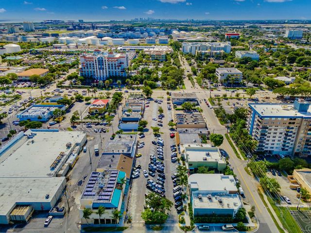 1083 SE 17th St, Fort Lauderdale, FL 33316