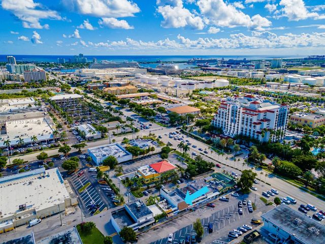 1083 SE 17th St, Fort Lauderdale, FL 33316