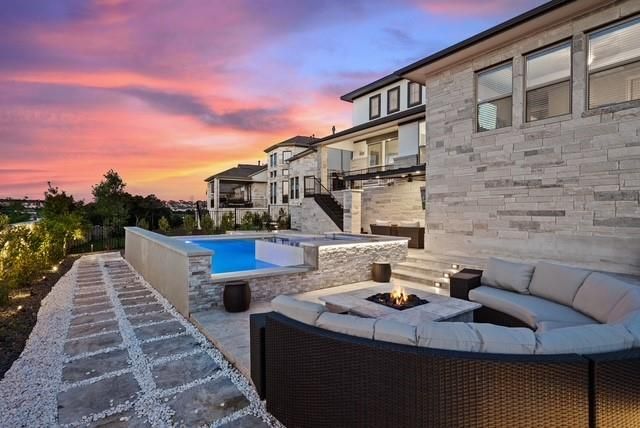 402 San Donato DR, Austin, TX 78738