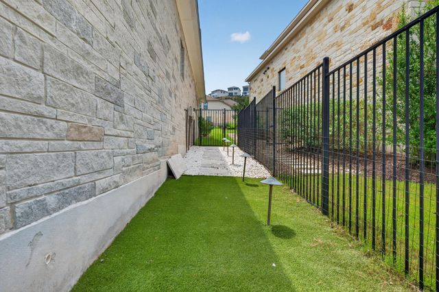 402 San Donato DR, Austin, TX 78738