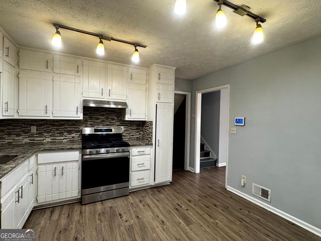 8678 Glenwoods Drive, Riverdale, GA 30274