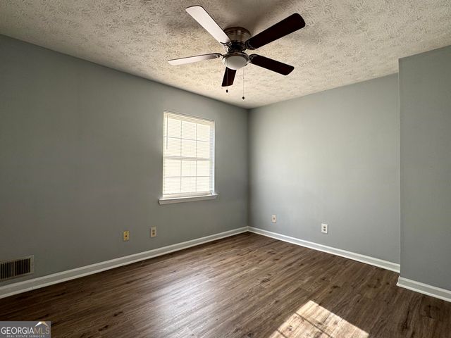 8678 Glenwoods Drive, Riverdale, GA 30274