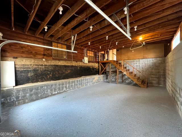 8678 Glenwoods Drive, Riverdale, GA 30274