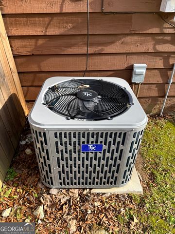 8678 Glenwoods Drive, Riverdale, GA 30274