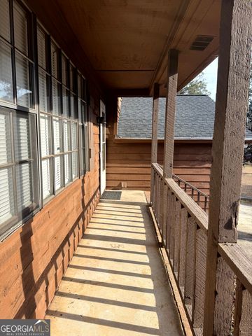 8678 Glenwoods Drive, Riverdale, GA 30274