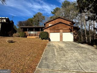 8678 Glenwoods Drive, Riverdale, GA 30274