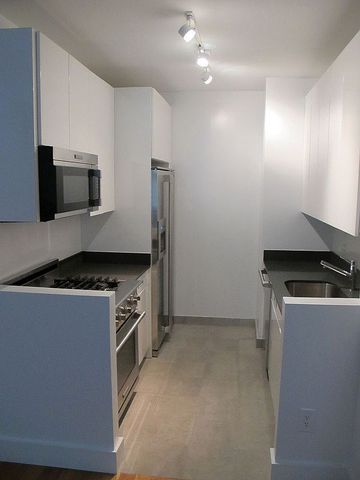 99 John St Apt 404, New York City, NY 10038