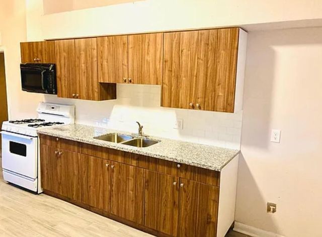 7339 Mountbatten Road, Houston, TX 77033