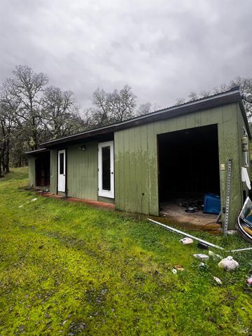 23040 Poonkinney Rd, Covelo, CA 95428