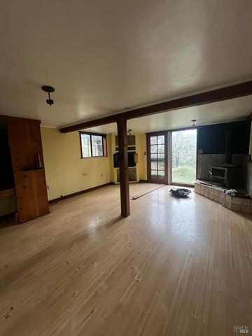 23040 Poonkinney Rd, Covelo, CA 95428